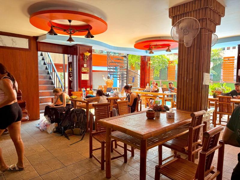 Vientiane Ruby Backpackers Hostel - image 11