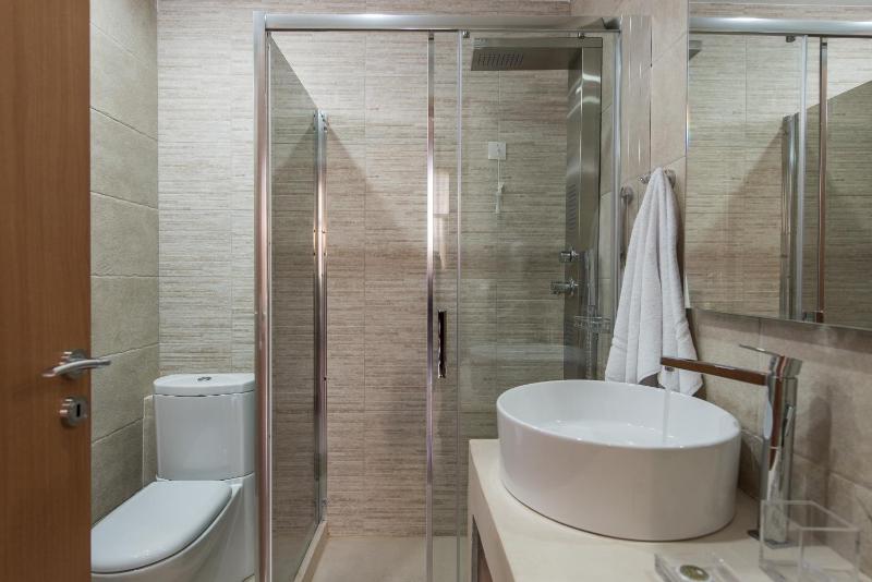 Junior Suite with Balcony image 4