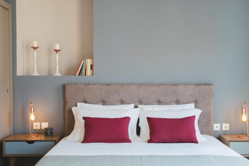 Bluebell Luxury Suites - image 23