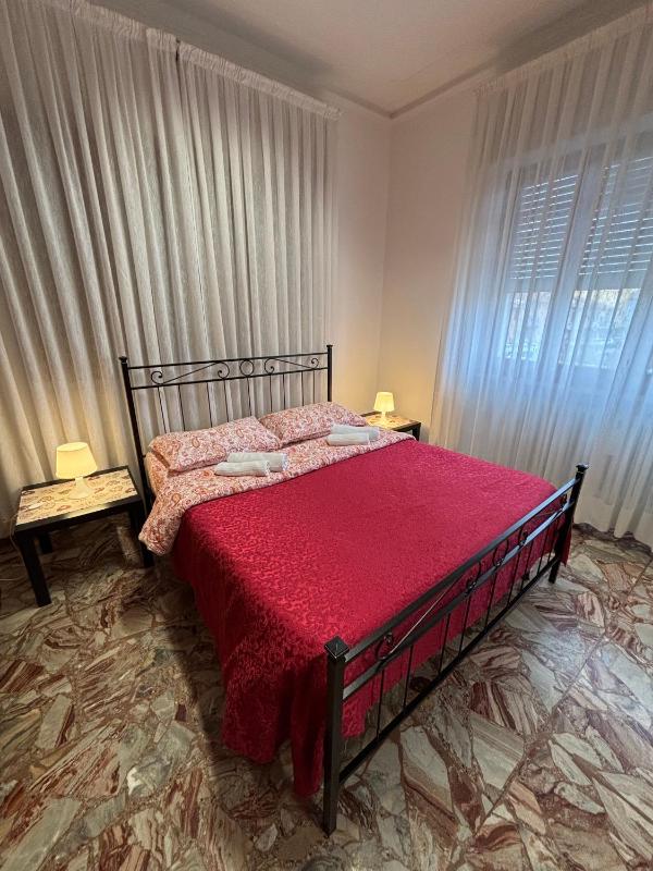 Double Room with Shared Bathroom image 1
