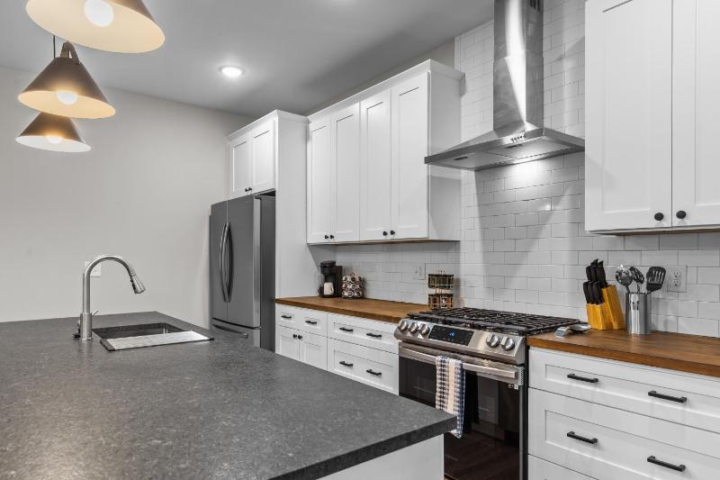 3323 Uptown Elegant Escape - image 16