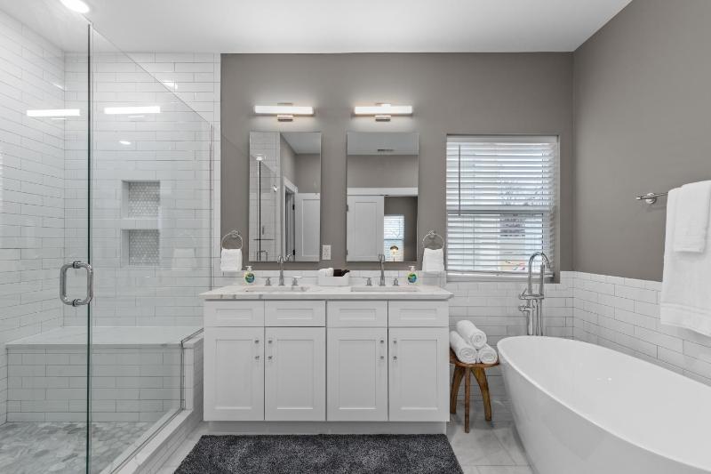 3323 Uptown Elegant Escape - image 11