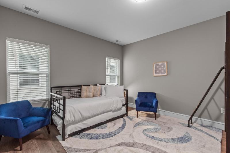 3323 Uptown Elegant Escape - image 10