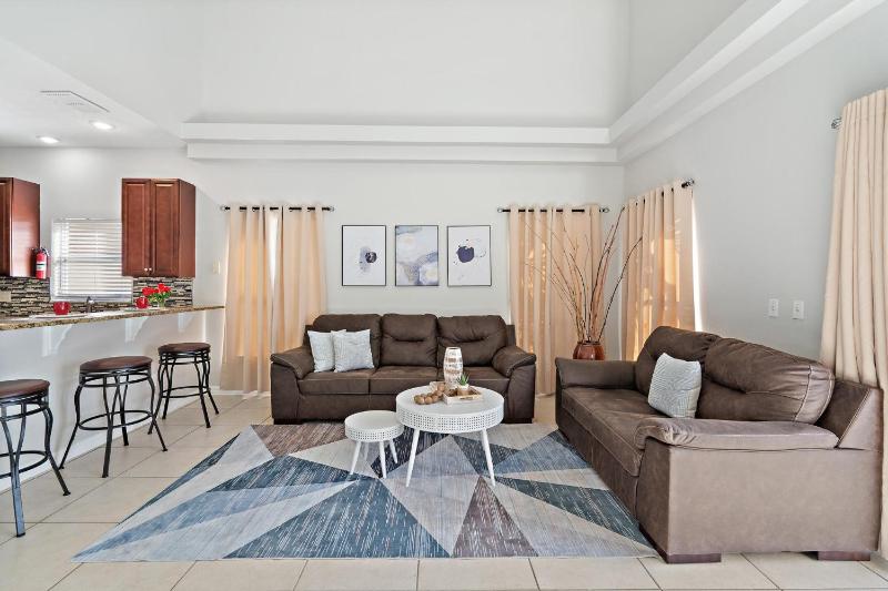 Disney Area 6 Bedroom Vacation Home with Private Pool pr1679 - image 3