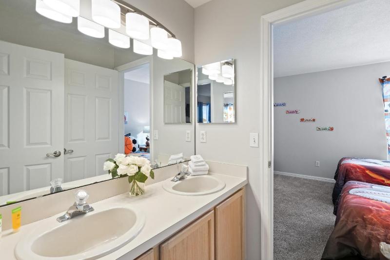 Disney Area 6 Bedroom Vacation Home with Private Pool pr1679 - image 9