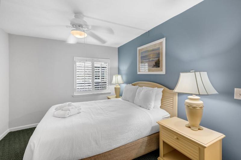 One-Bedroom Suite image 4