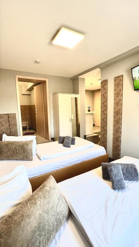 Triple Room image 2