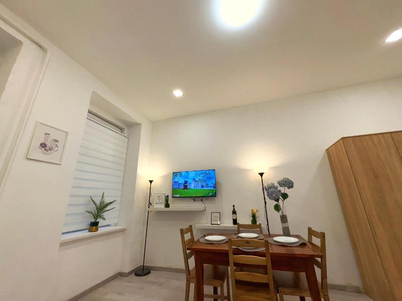 Central Private Apartment-7pax - image 7