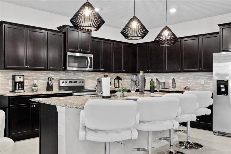 2190LC Amazing 10BR Themed - image 19