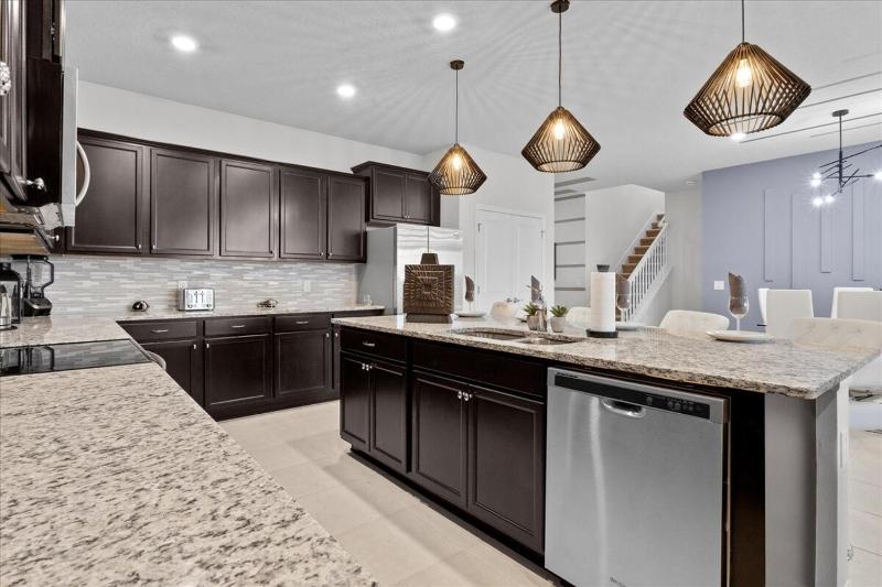 2190LC Amazing 10BR Themed - image 15