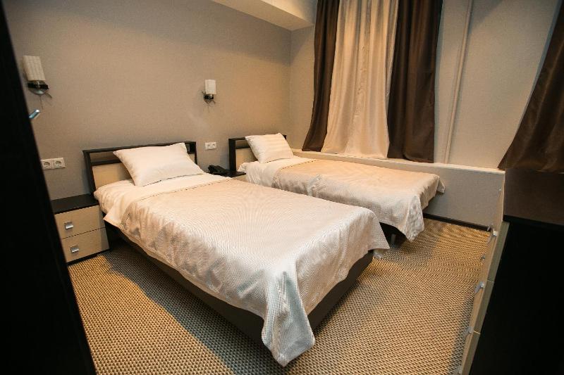 Standard Twin Room - Ground floor image 2