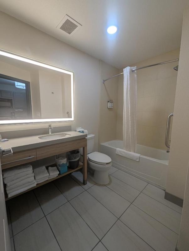 Studio Queen Suite image 1