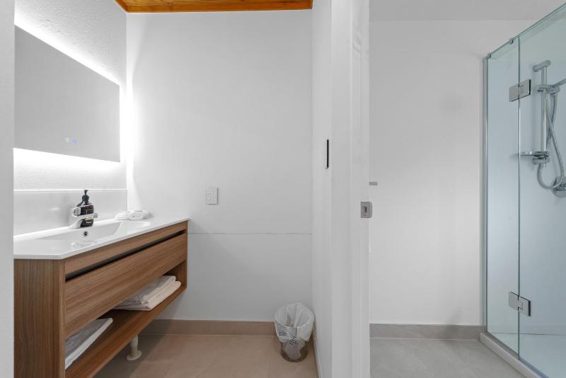 Wylie Court Motor Lodge - image 26