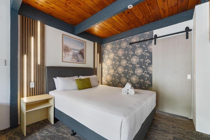 Wylie Court Motor Lodge - image 13