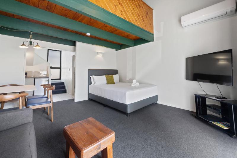 Wylie Court Motor Lodge - image 49
