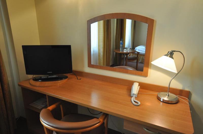 Small Single Room image 2