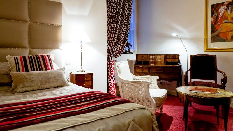 Superior Double Room image 3