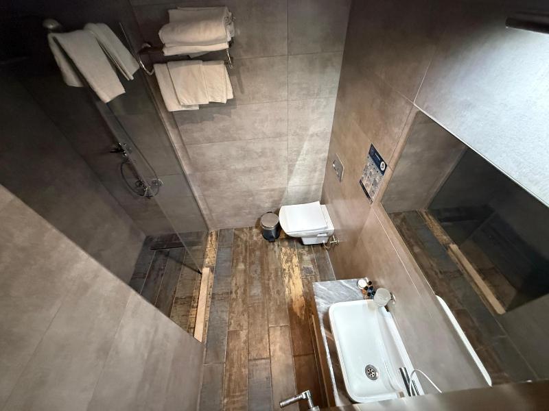 Double Room with Sea View image 3