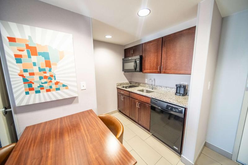 Two-Bedroom Suite - Non-Smoking image 2