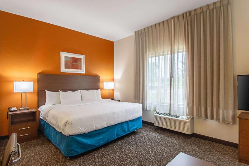 King Suite - Accessible/Non-Smoking image 1