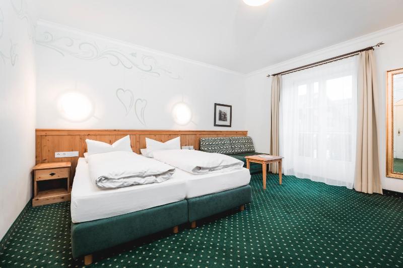 Comfort Double Room with Balcony image 4