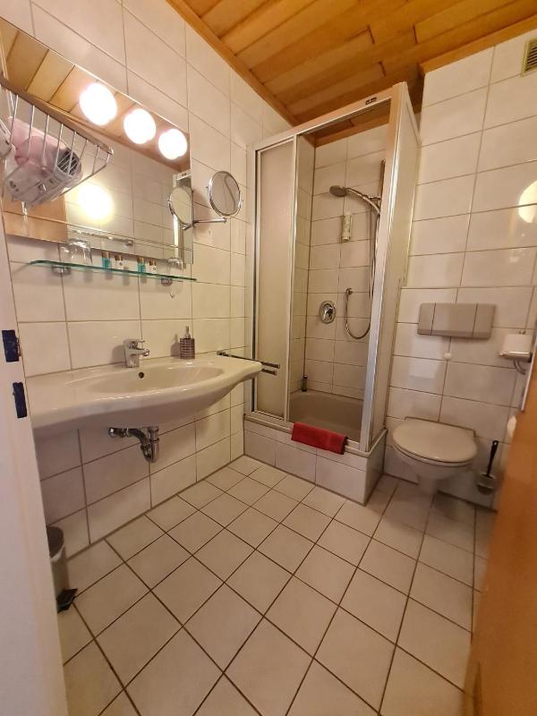 Double Room image 3