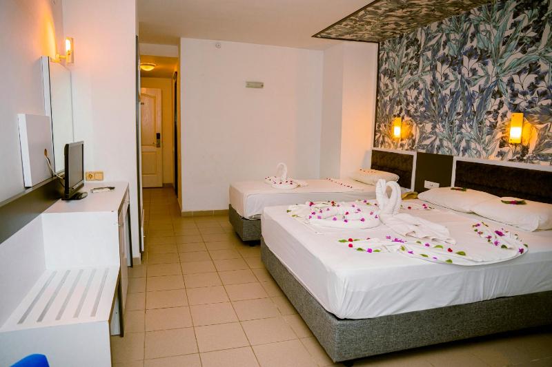 Azak Beach Hotel - image 10