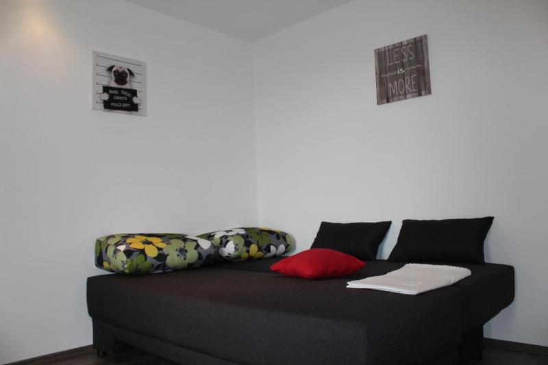 Studio with Garden View image 2