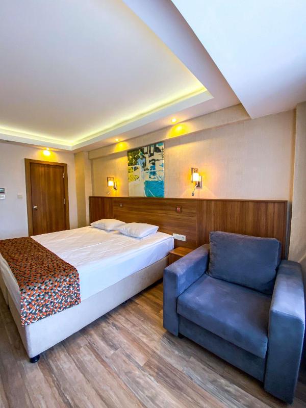 Superior Double Room image 3