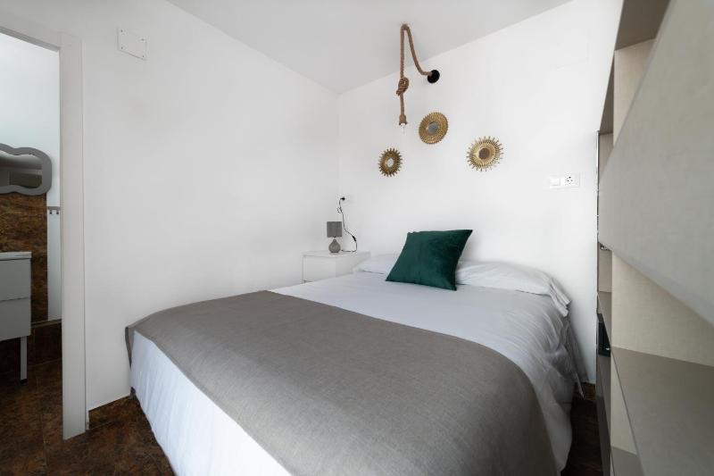 One-Bedroom Loft Apartment with Balcony image 3