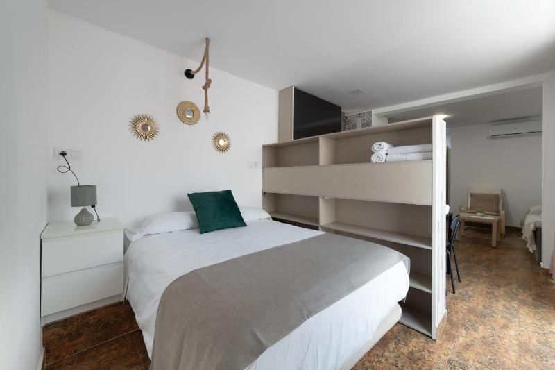 One-Bedroom Loft Apartment with Balcony image 2
