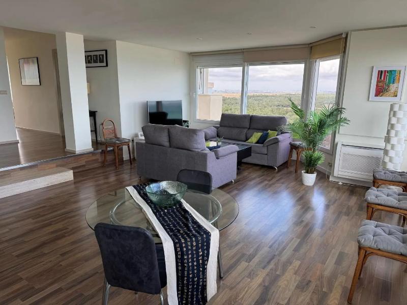 Spacious Apartment in Valencia with Sea View - 160 sqm - image 3