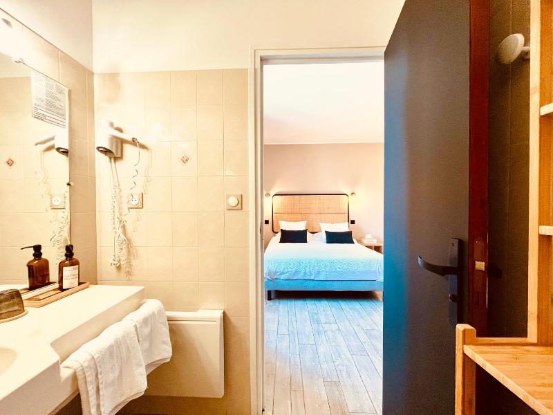 Standard Queen Room image 3