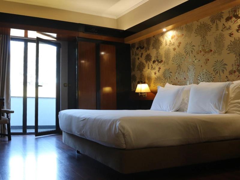 Double or Twin Room with Balcony image 2