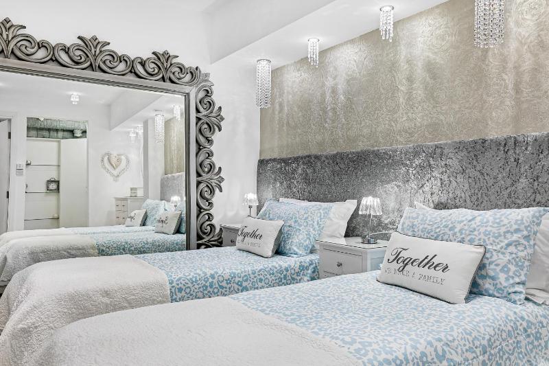 Three-Bedroom Villa image 2