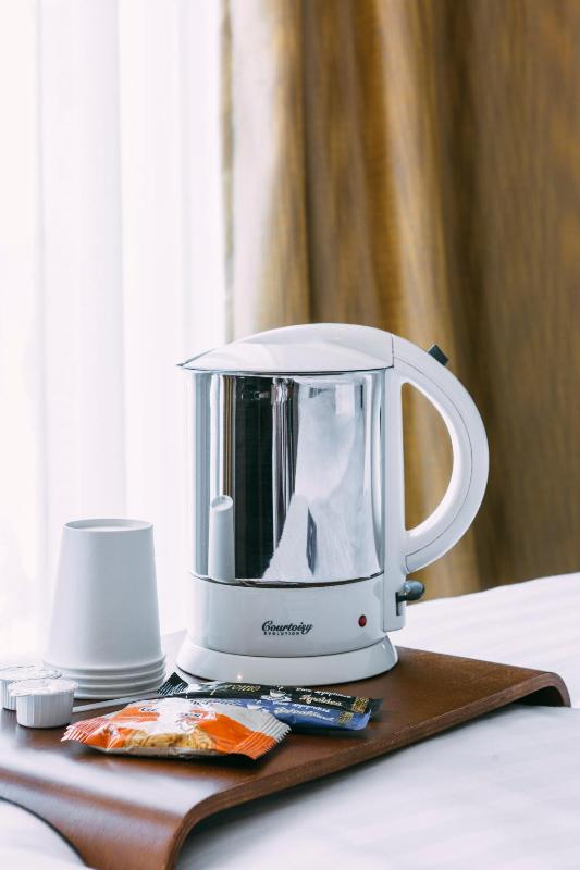 Superior Double Room with Old Port Side View image 4