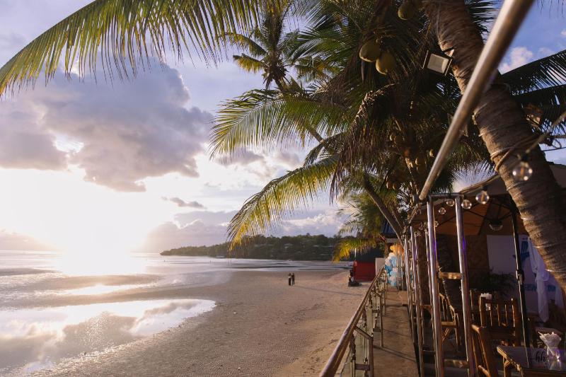 Hydrogen Beach Bar and Resort - image 11