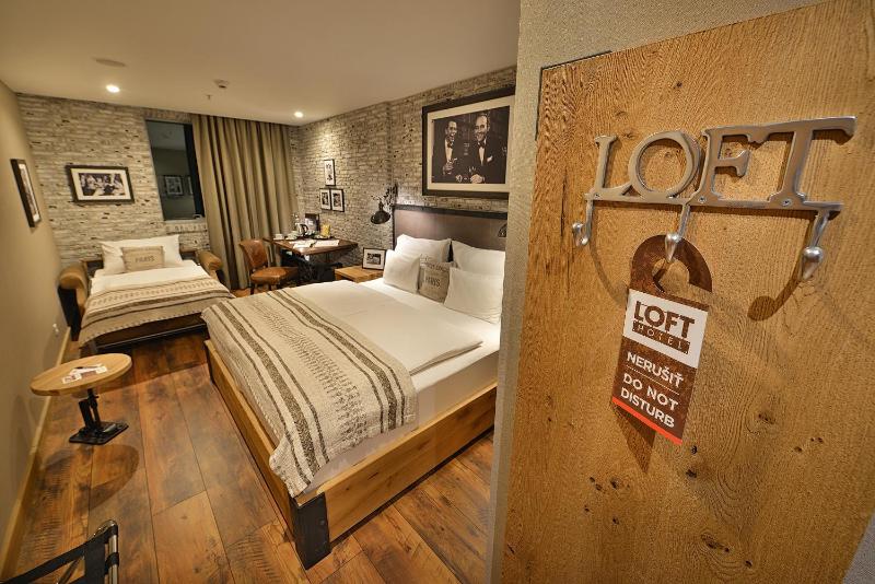 Premium Triple Room (including daily refilled free mini bar) image 1