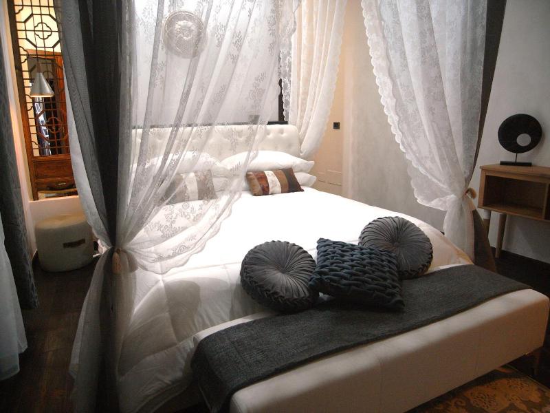 Gold Apartment image 1