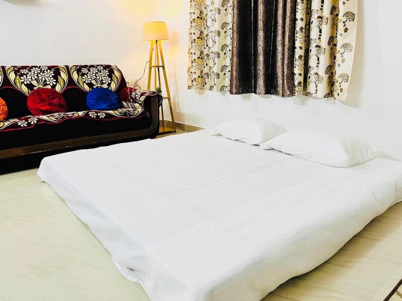 Serenity Cozy 1BHK Retreat - image 4