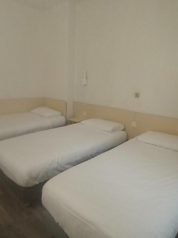 Triple Room image 3