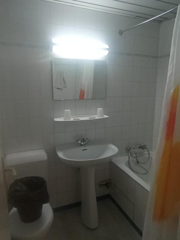 Double Room image 3
