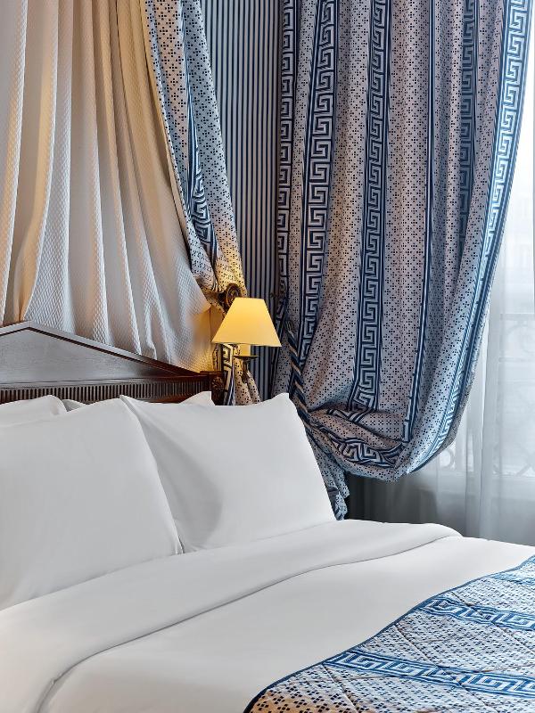 Superior Queen Room image 3