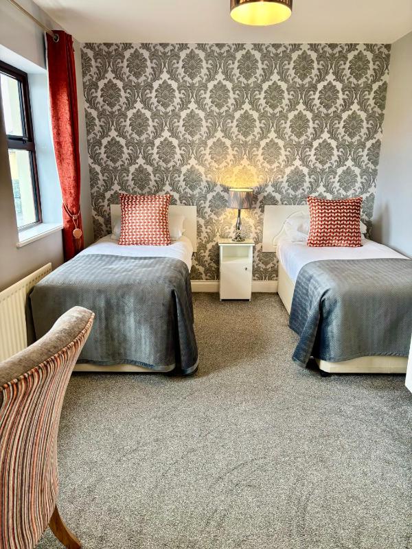 Twin Room with 2 Single beds image 1