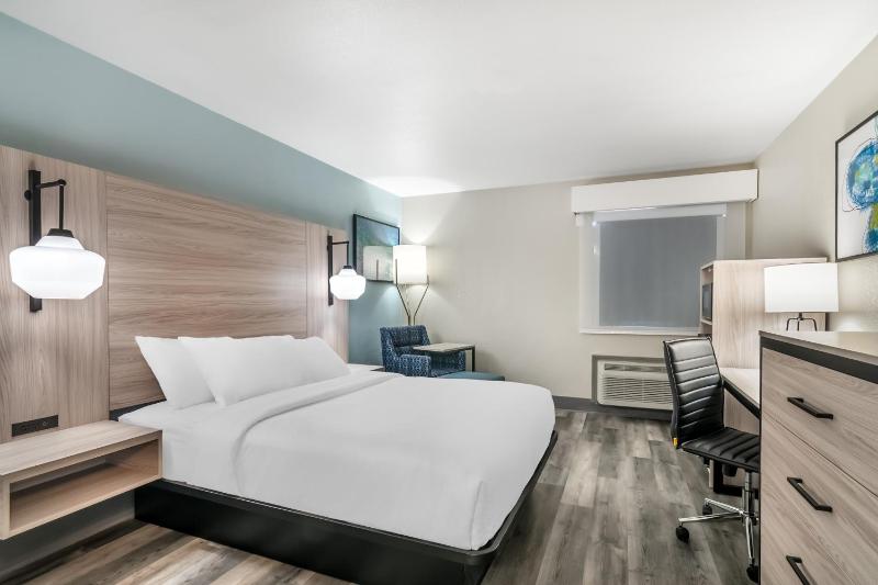 King Room - Non-Smoking image 2