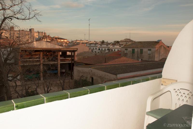 Double Room with Balcony image 4