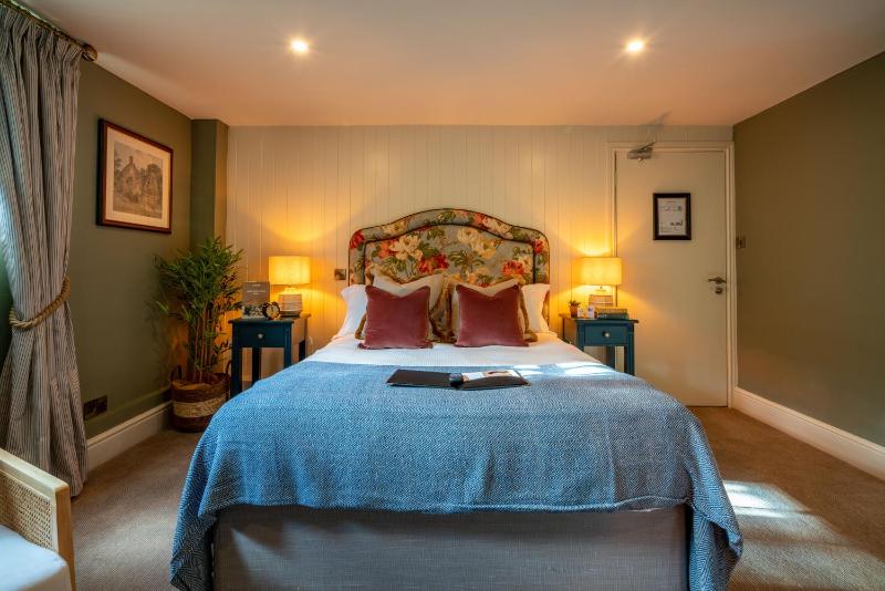 Superior King Room image 1