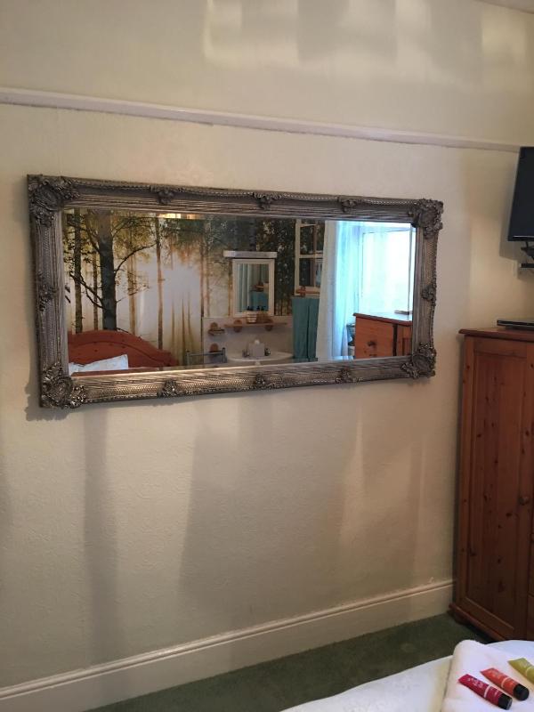 Single Room with Shared Bathroom and Toilet image 2