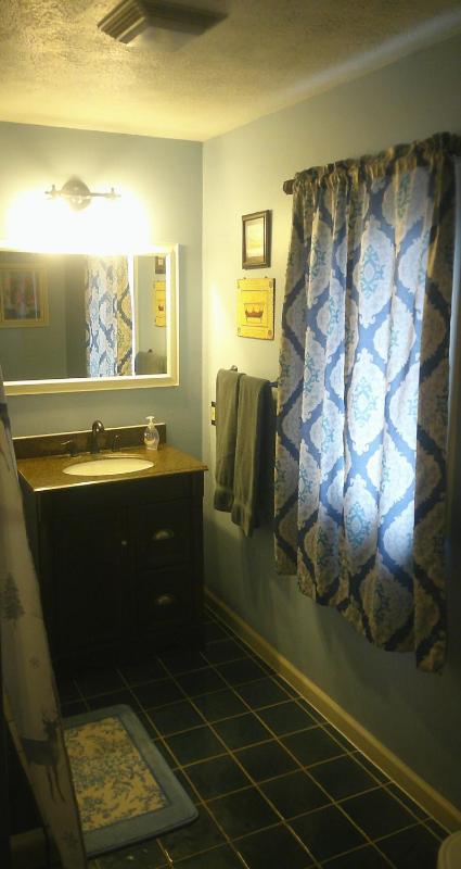 Deluxe Triple Room image 3