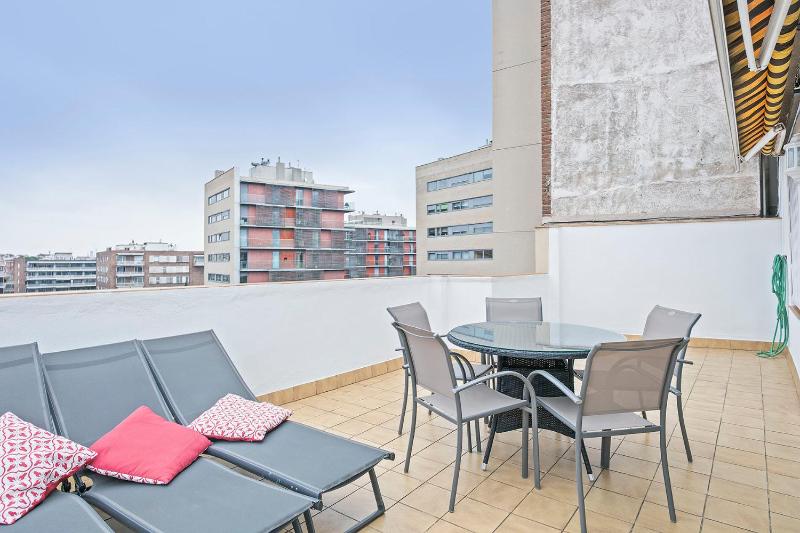 Sarria Attic - image 13